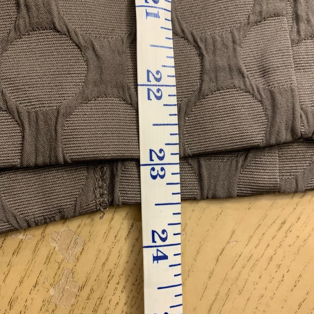 H&M | Gray Circle Print Skirt Size 12 Structured 23 Inch Length - Picture 2 of 13